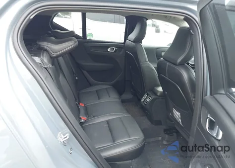 2021 Volvo Xc40 T5 Inscription из США, поврежденный, VIN YV4162UL2M2432602